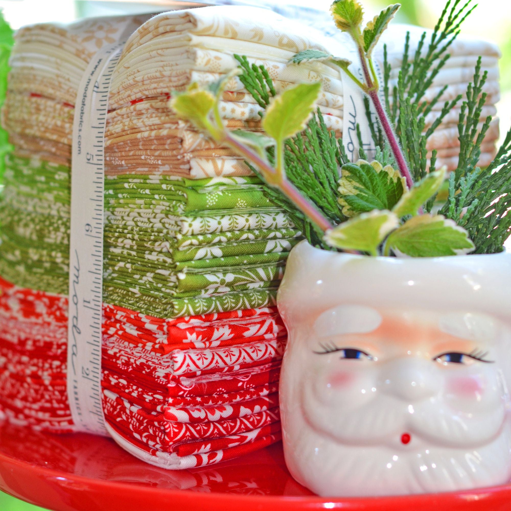 Buon Natale Fat Quarter Bundle by Fig Tree Co for Moda Fabrics | 31 Precut Fat Quarters | 35400AB