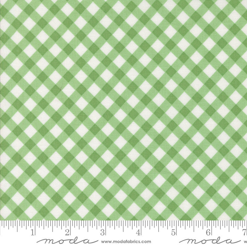 Summertime Picnic Green Yardage by Camille Roskelley for Moda Fabrics | 55325 17