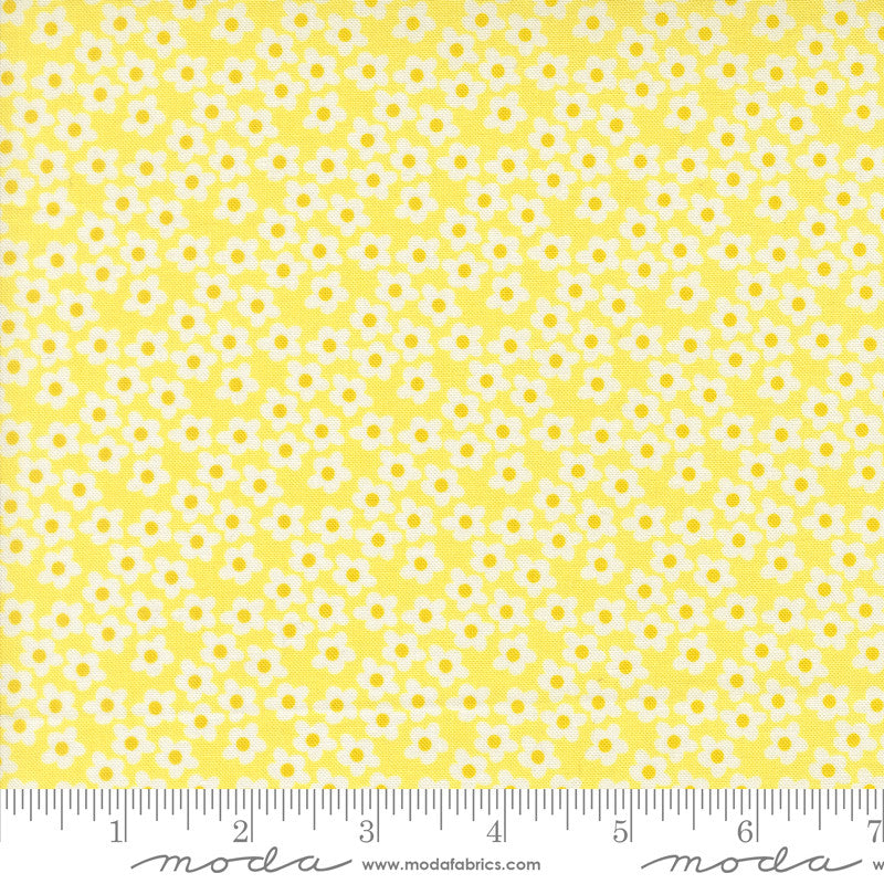 PRESALE Popcorn Popcorn Flowers Sunshine Yardage by Elizabeth Hartman for Moda Fabrics | 51282 22