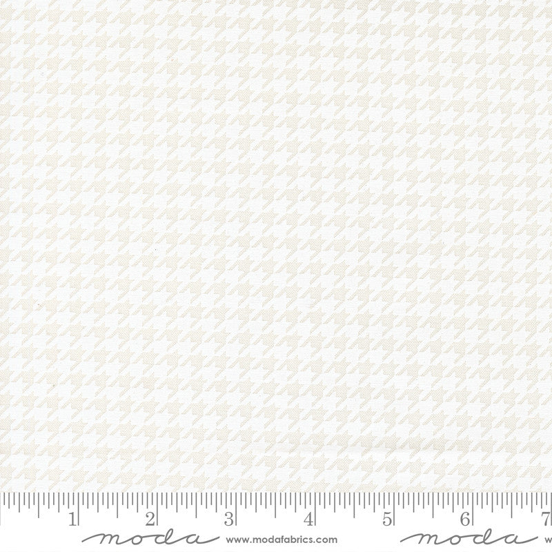 PRESALE Poinsettia and Pear Houndstooth Cloud White Yardage by Sherri & Chelsi for Moda Fabrics | 37718 11