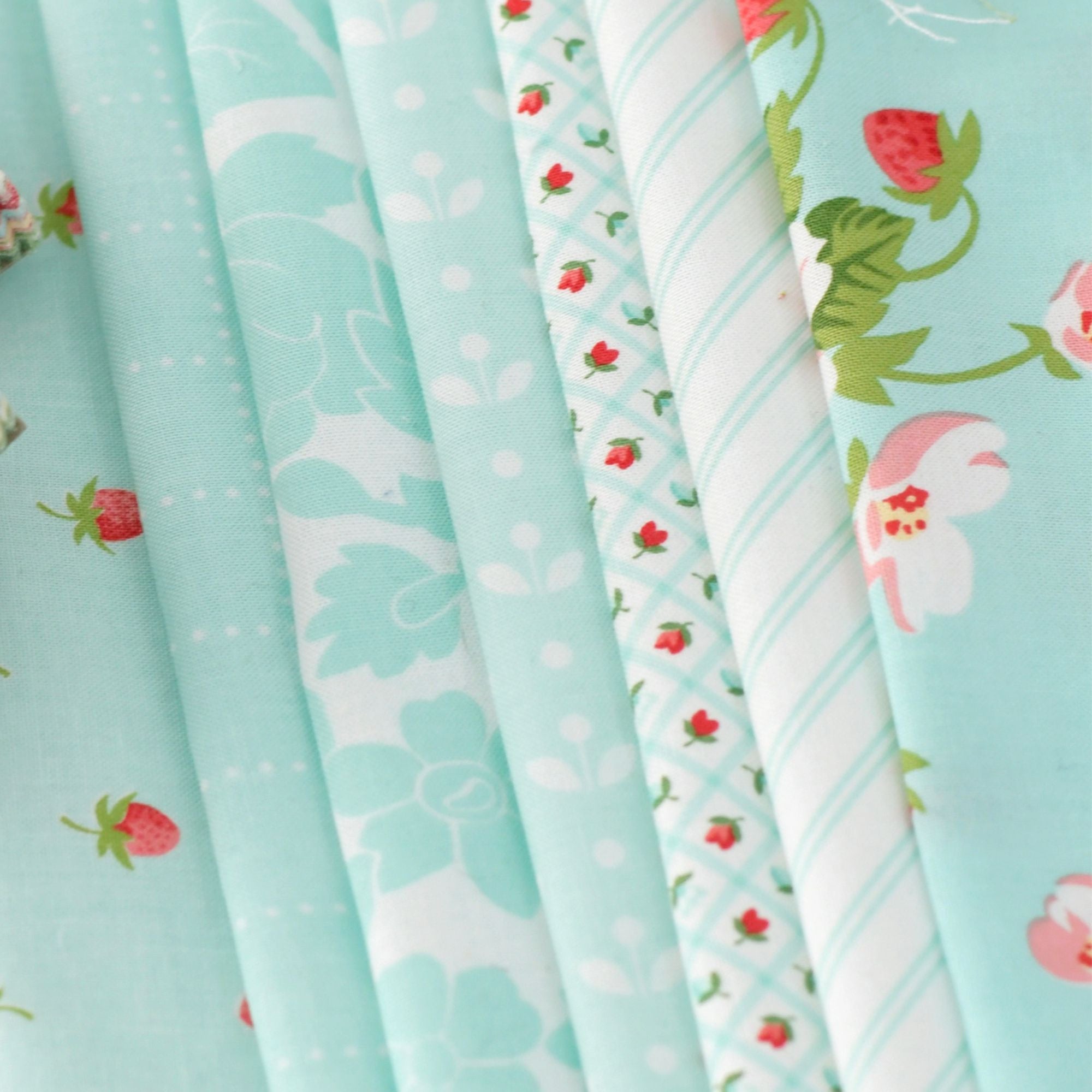 PRESALE Bloomsberry Fat Quarter Bundle Aqua by Camille Roskelley for Moda Fabrics | 8 Fat Quarters | Curated Bundle