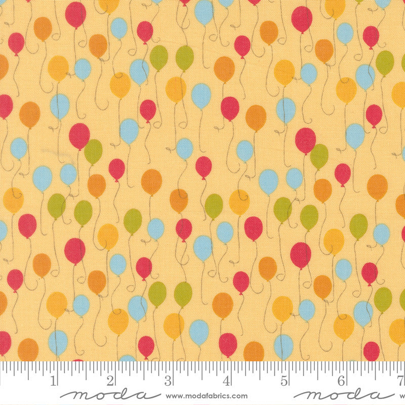 Animal Park Fun A Float Banana Yardage by Stacy Iest Hsu for Moda Fabrics | 20961 19