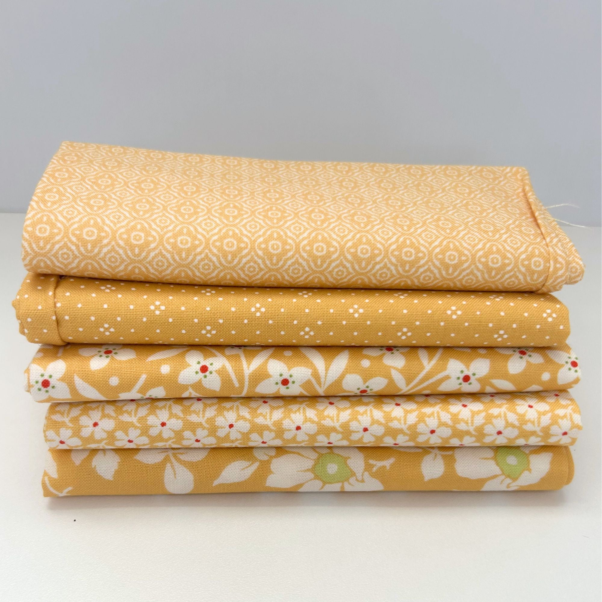 Summers End Custom Fat Quarter Bundle Yellow by Fig Tree & Co for Moda Fabrics | 6 FQs | Curated Bundle