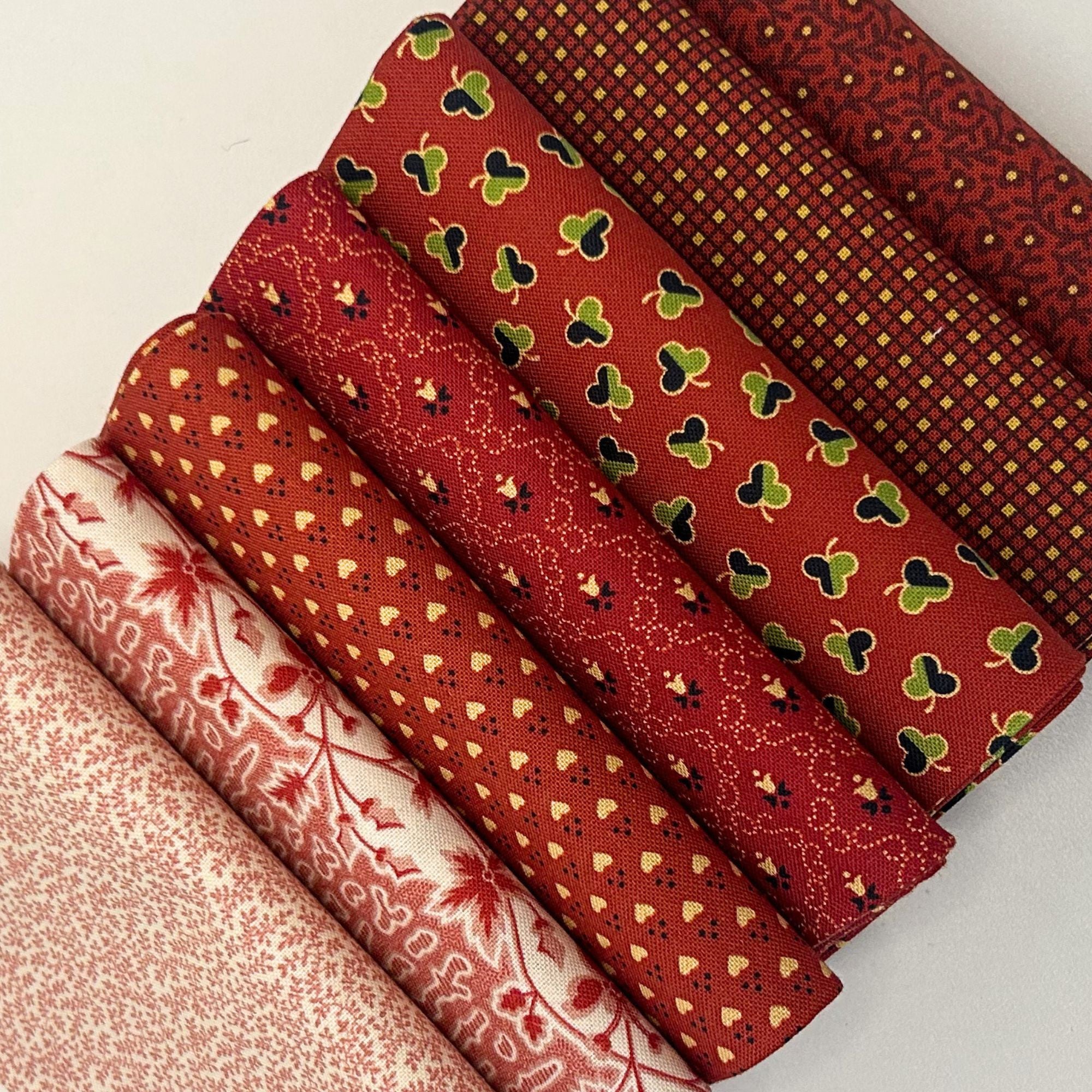 Sally's Stitches Custom Fat Quarter Bundle Red by Betsy Chutchian for Moda Fabrics | 7 FQs | Curated Bundle