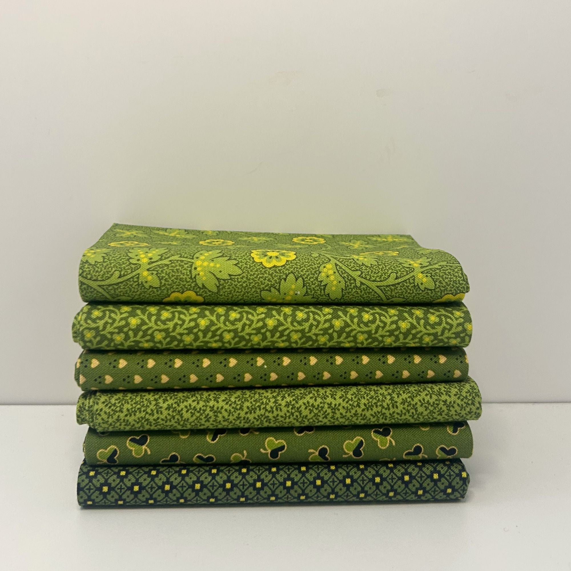 Sally's Stitches Custom Fat Quarter Bundle Green by Betsy Chutchian for Moda Fabrics | 6 FQs | Curated Bundle