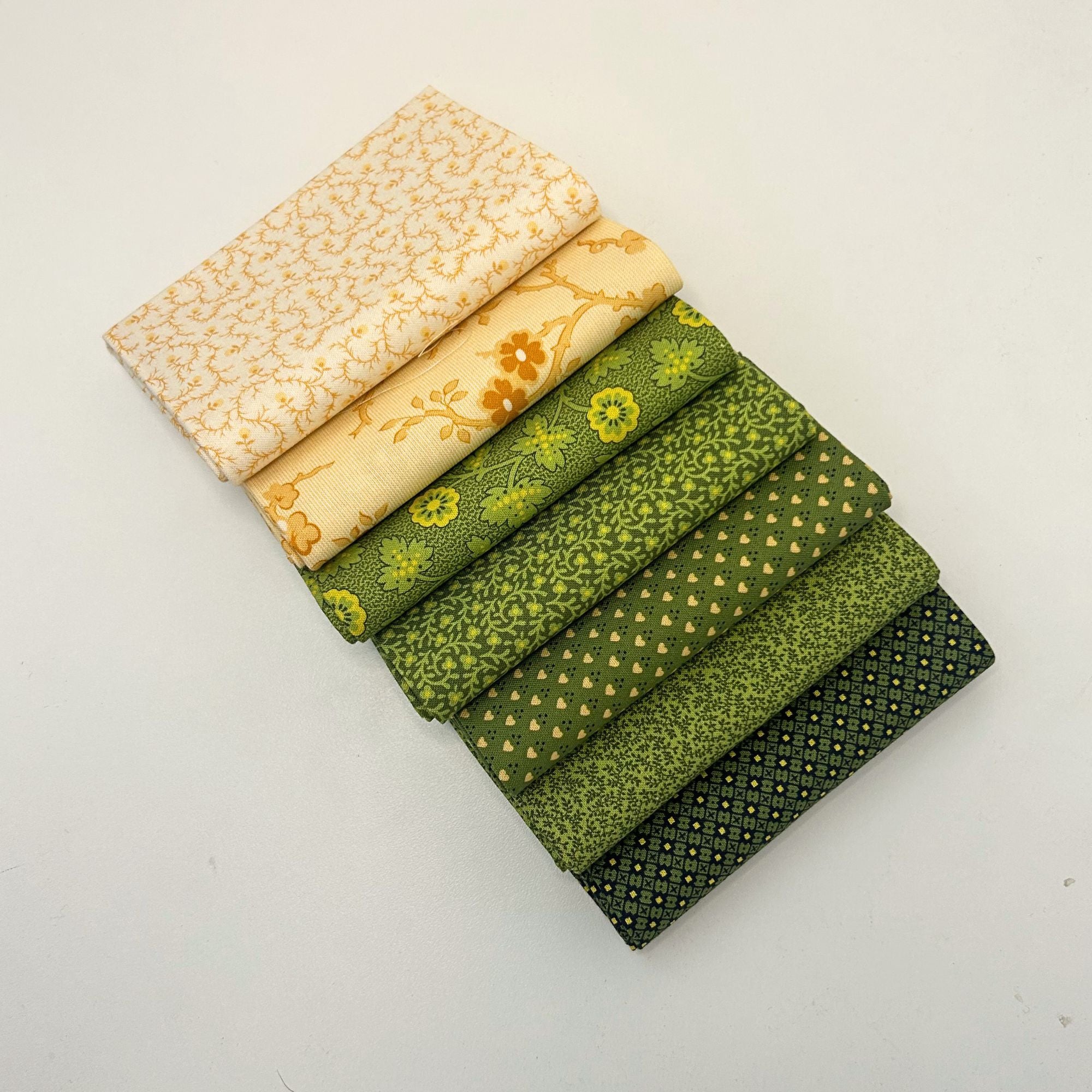 Sally's Stitches Custom Fat Quarter Bundle Green Honey by Betsy Chutchian for Moda Fabrics | 7 FQs | Curated Bundle