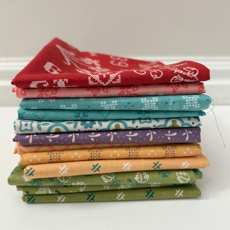 Piece & Plenty Custom Fat Quarter Flower Basket Sampler Bundle by Lori Holt of Bee in my Bonnet | 12 Fat Quarters