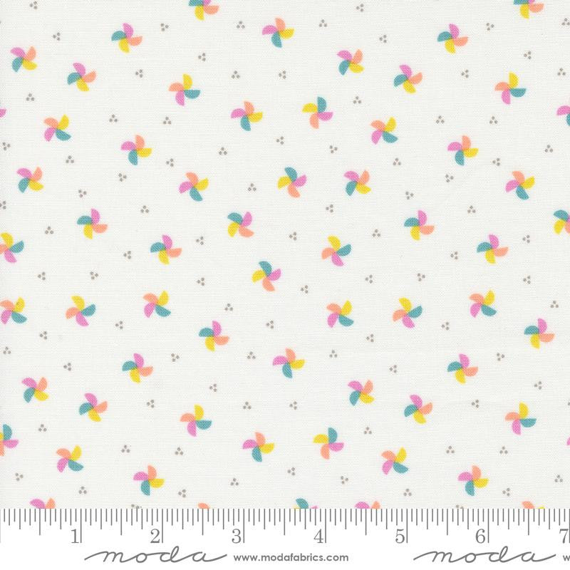 Laguna Sunrise Pinwheel Off White Yardage by Sherri & Chelsi for Moda Fabrics | 37684 11