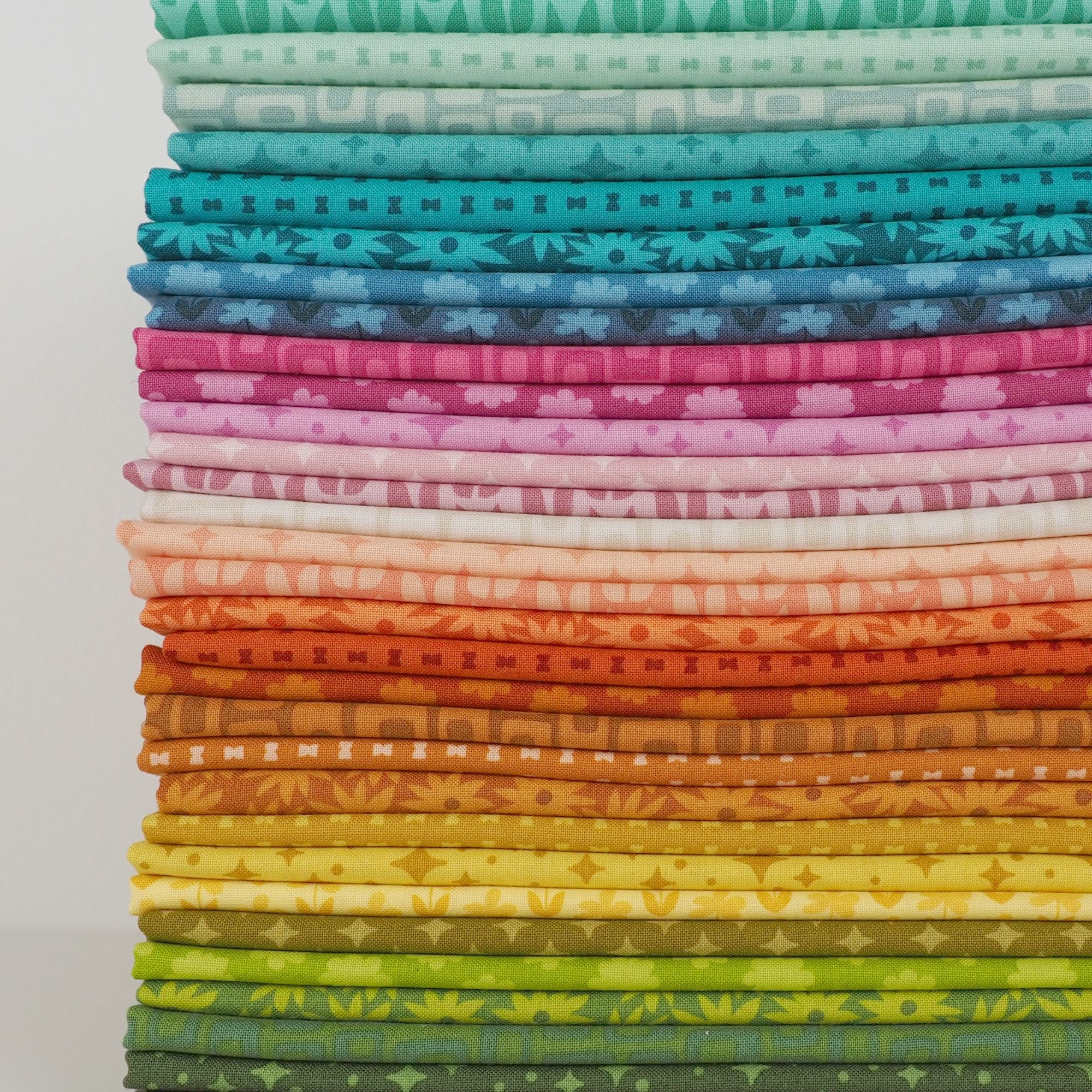 Scenery Fat Quarter Bundle by Elizabeth Hartman for Moda Fabrics | 32 SKUs | 51270AB