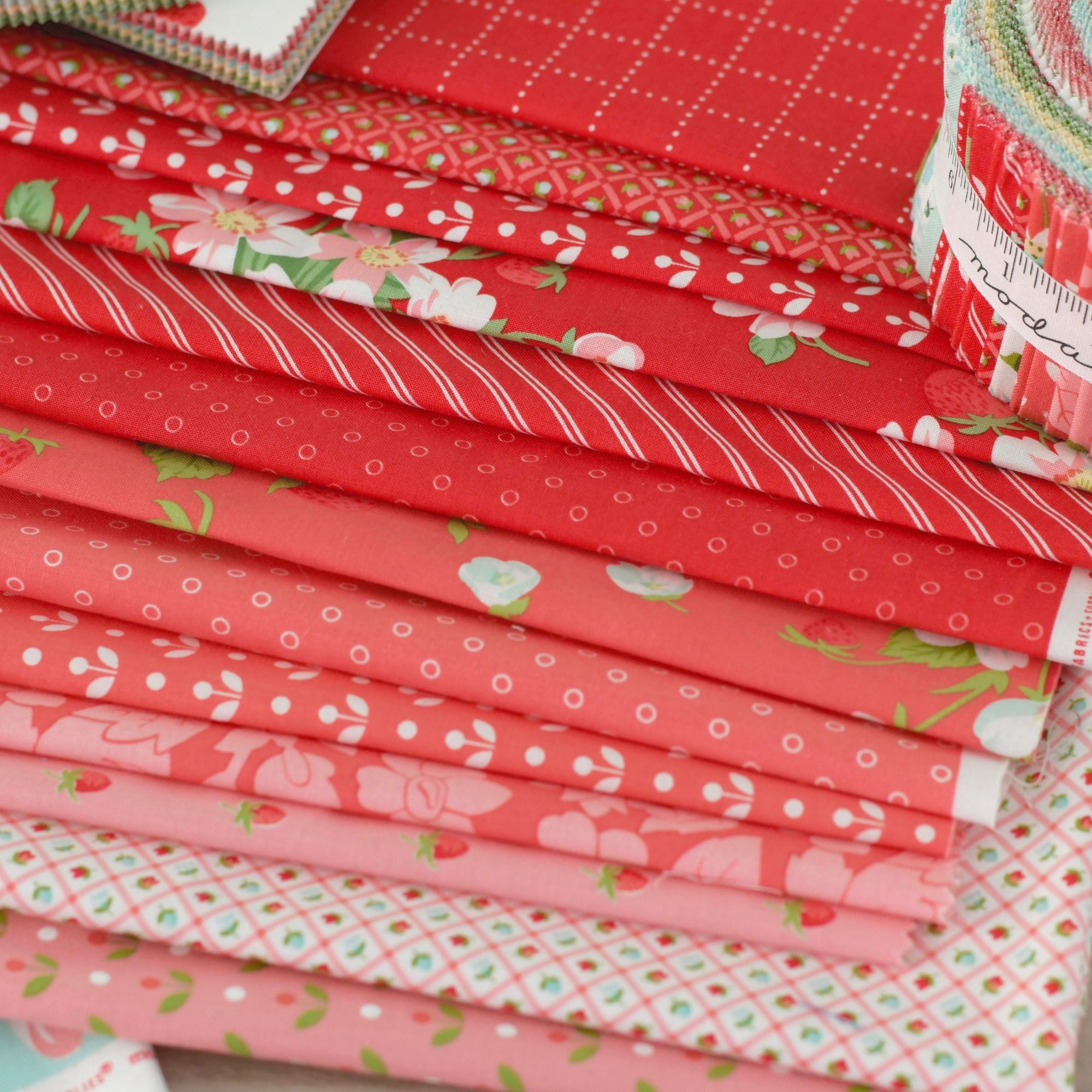 PRESALE Bloomsberry Fat Quarter Bundle Red by Camille Roskelley for Moda Fabrics | 13 Fat Quarters | Curated Bundle