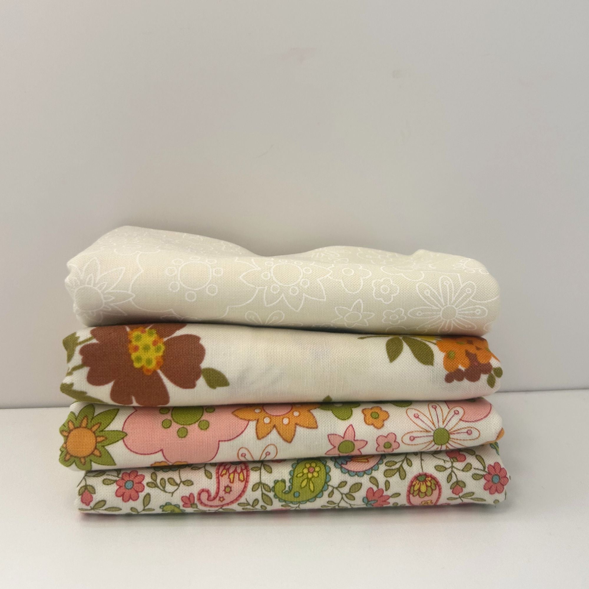 Happy Daze Custom Fat Quarter Bundle Low Volume by Chloe’s Closet for Moda Fabrics | 4 FQs | Curated Bundle