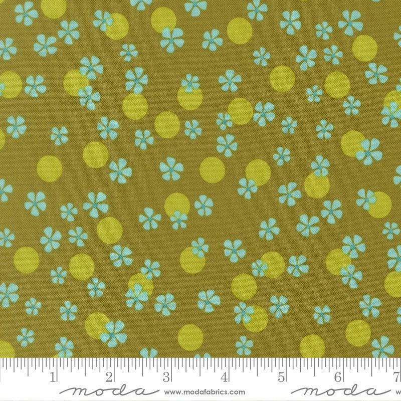 Happy Daze Easy Breezy Avocado Yardage by Chloe’s Closet for Moda Fabrics | 33842 17