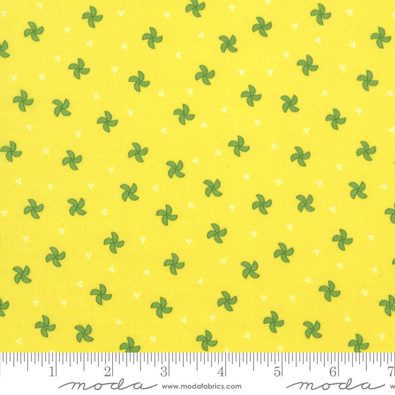 Laguna Sunrise Pinwheel Citrine Yardage by Sherri & Chelsi for Moda Fabrics | 37684 20