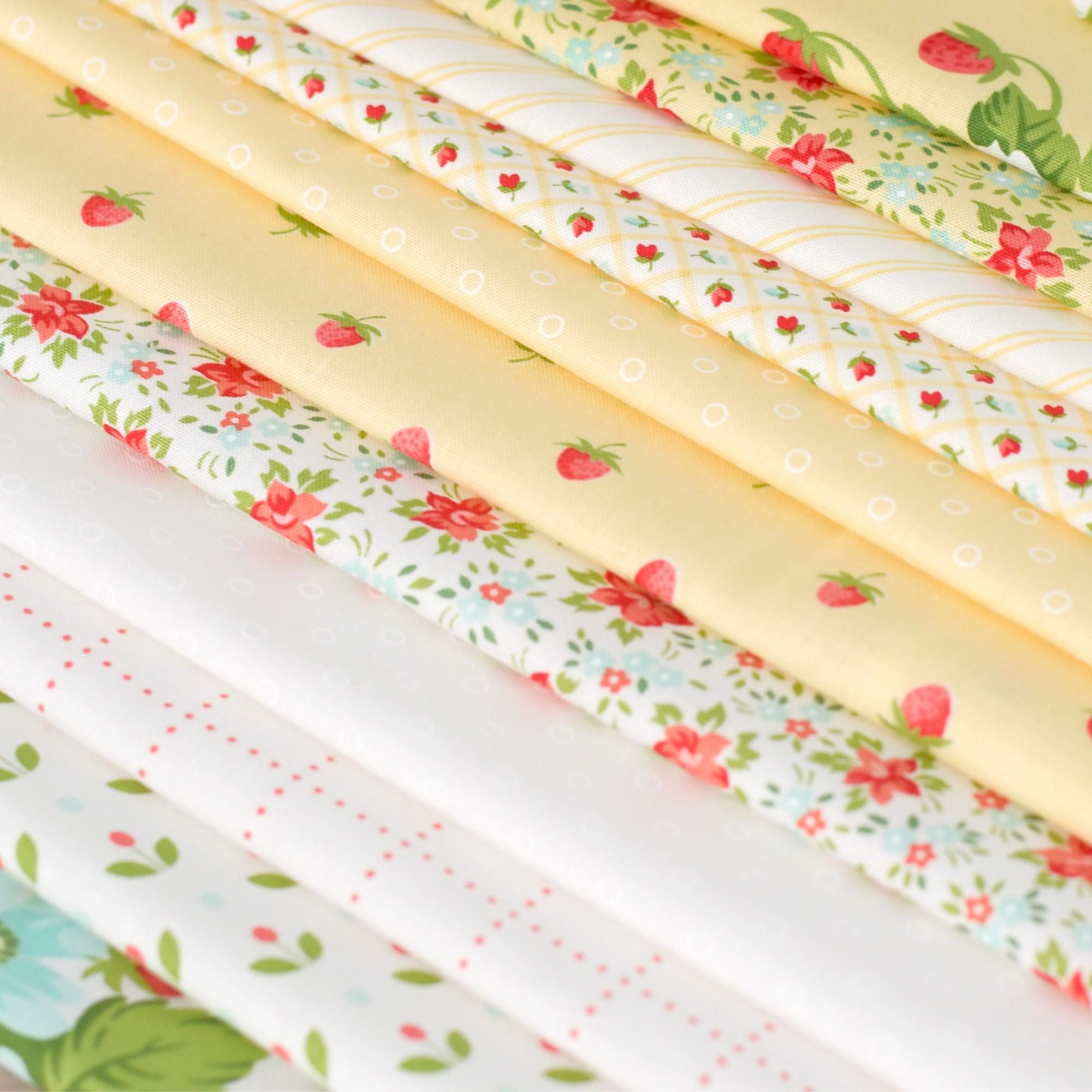 PRESALE Bloomsberry Fat Quarter Bundle White Yellow by Camille Roskelley for Moda Fabrics | 11 Fat Quarters | Curated Bundle