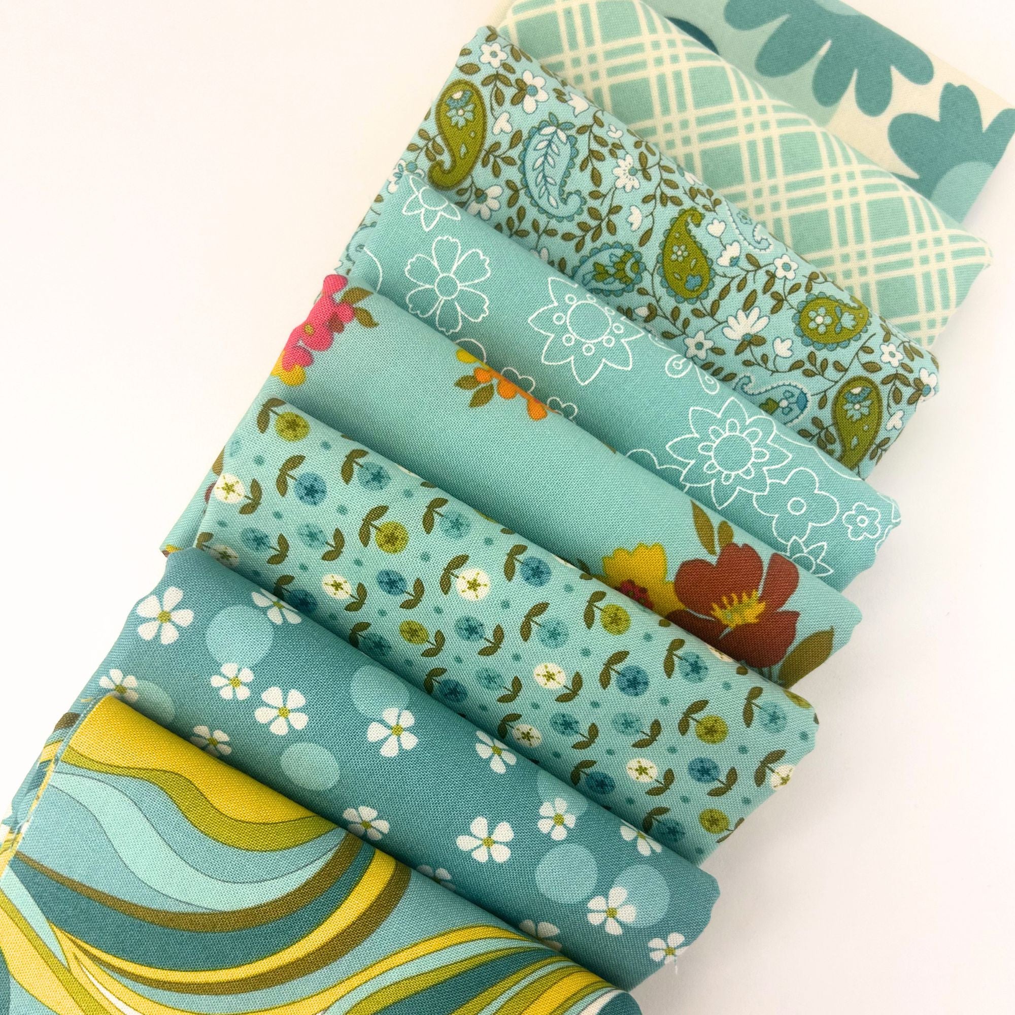 Happy Daze Custom Fat Quarter Bundle Aqua by Chloe’s Closet for Moda Fabrics | 8 FQs | Curated Bundle