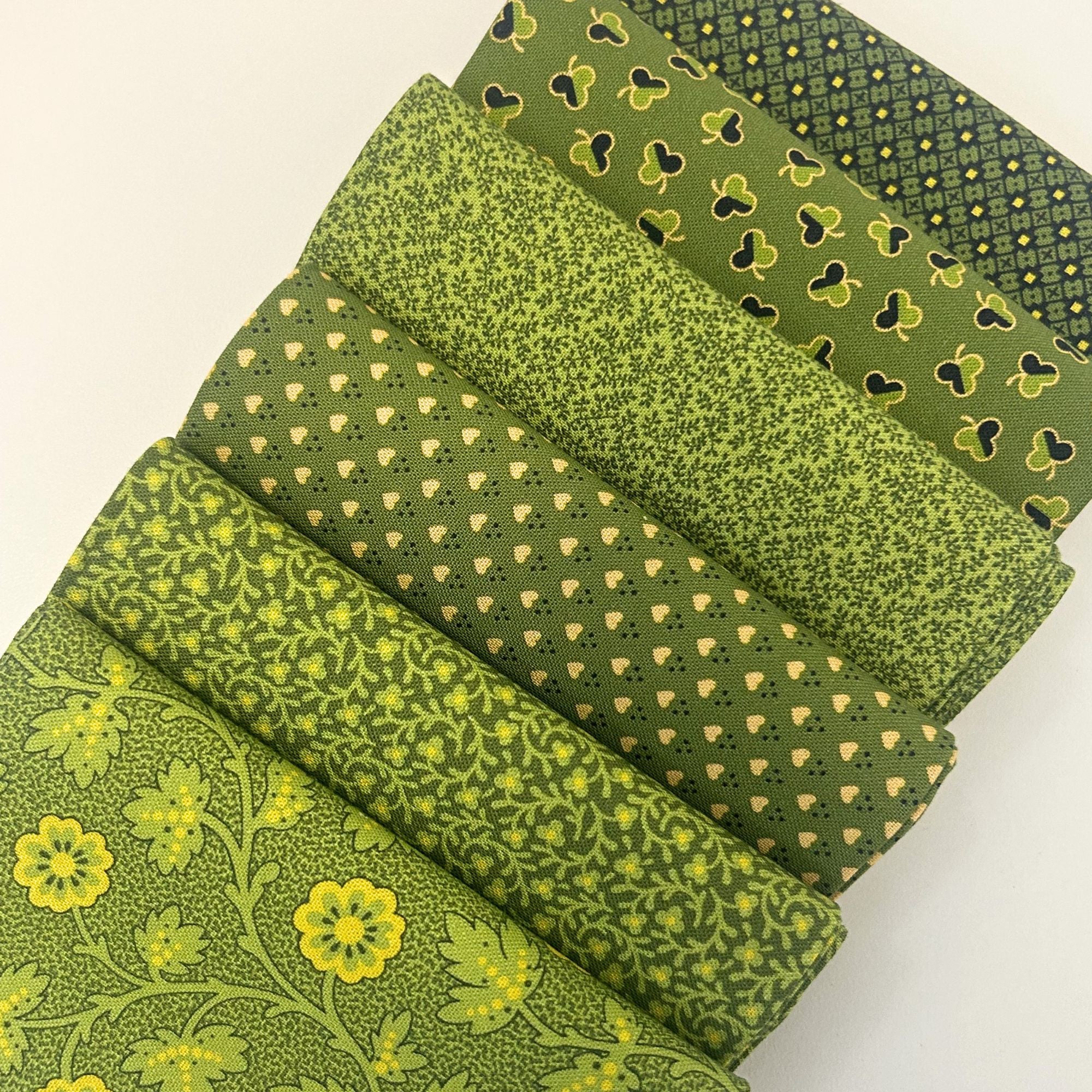 Sally's Stitches Custom Fat Quarter Bundle Green by Betsy Chutchian for Moda Fabrics | 6 FQs | Curated Bundle