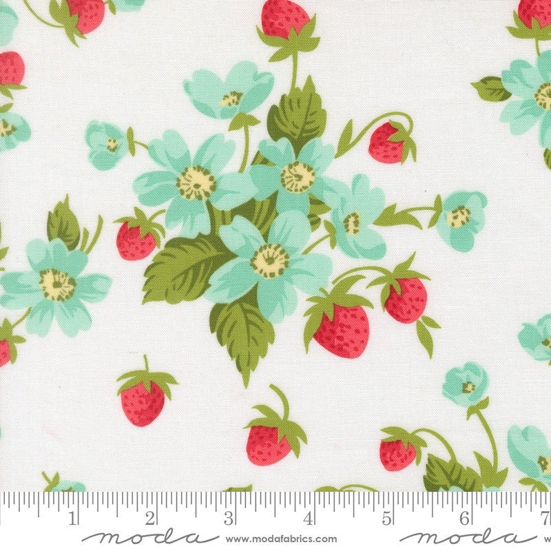 PRESALE Bloomsberry In Bloom White Yardage by Camille Roskelley for Moda Fabrics | 55350 11