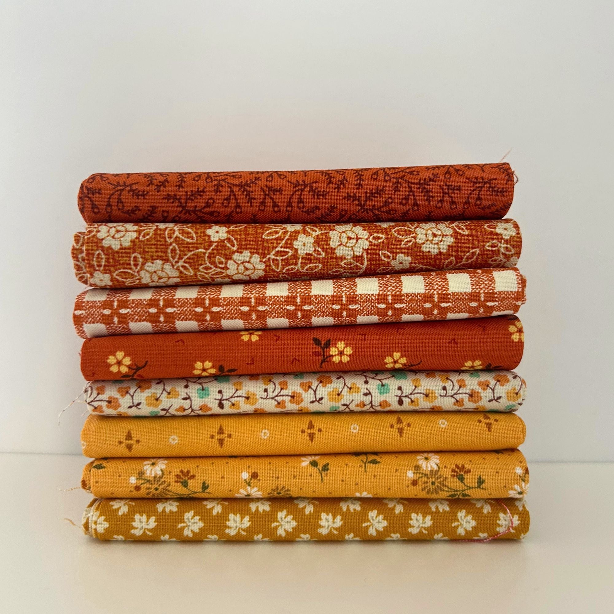 Fat Quarter Bundle Autumn | Baked With Love by Lori Holt of Bee in My Bonnet | 8 Fat Quarters | Curated Bundle