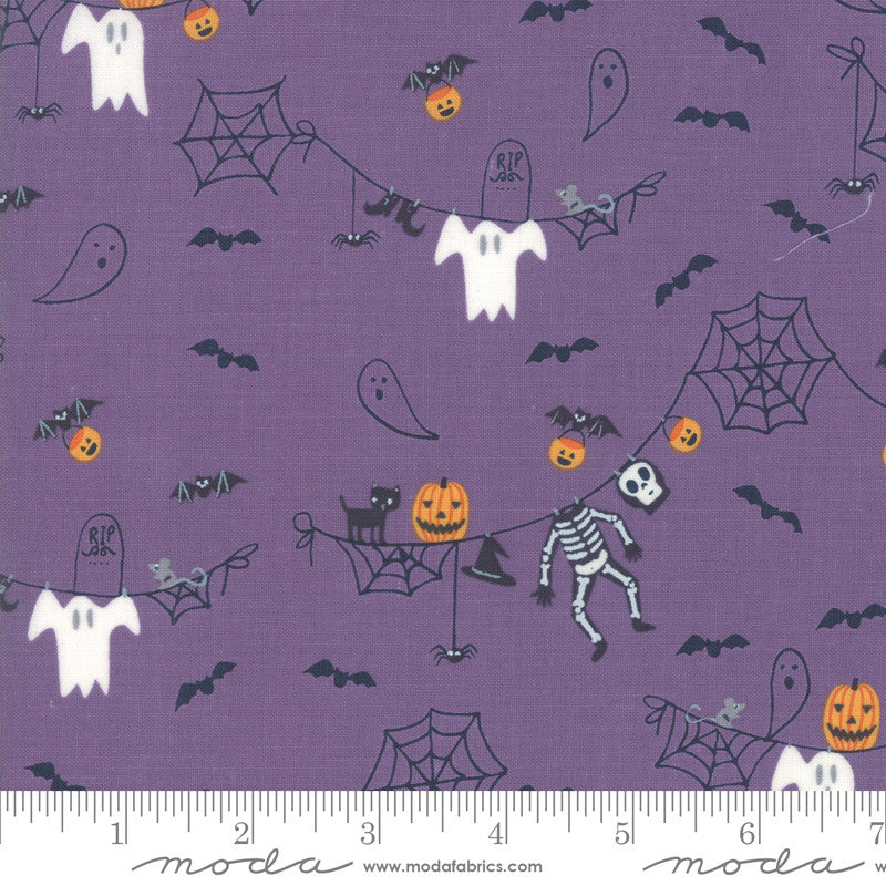 Ghouls and Goodies Witches Brew Spooky Clothesline Yardage (20681 17)